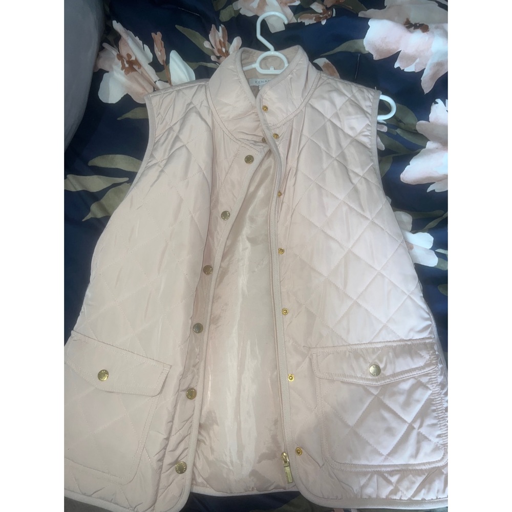 Soft pink, puffer vest